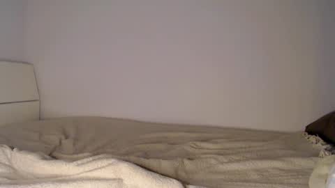 Snapshot of shes_a_peach chatting on April 2026 08:55:01 PM Peach online show from April 2026 08:55:01 PM