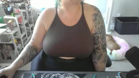 Snapshot of sheshyneshy chatting on April 2026 04:57:02 PM Shesh online show from April 2026 04:57:02 PM