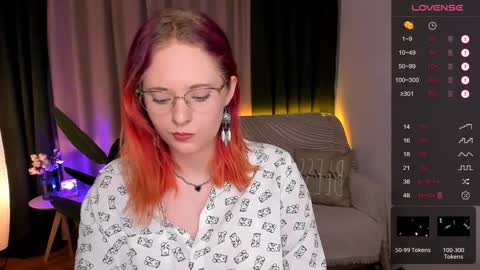 Snapshot of sheslinki chatting on December 2024 07:28:02 AM Hello guys my name is Aemilia online show from December 2024 07:28:02 AM