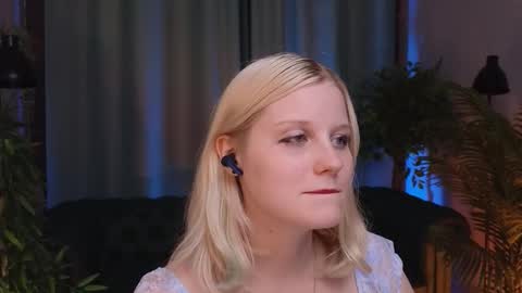 Snapshot of shinejoan chatting on September 2025 03:12:02 PM help me reach my first 25 thumbs up online show from September 2025 03:12:02 PM