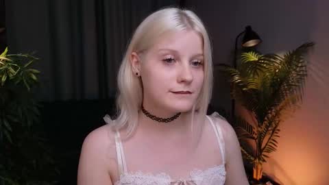 Snapshot of shinejoan chatting on October 2025 03:10:01 PM help me reach my first 25 thumbs up online show from October 2025 03:10:01 PM