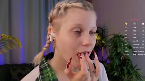 Snapshot of shinejoan chatting on November 2025 11:16:02 PM help me reach my first 25 thumbs up online show from November 2025 11:16:02 PM