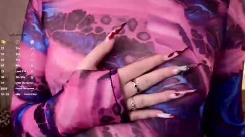 Snapshot of shinejoan chatting on November 2025 10:09:01 PM help me reach my first 25 thumbs up online show from November 2025 10:09:01 PM