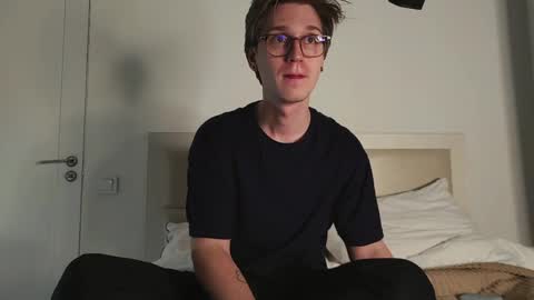 Snapshot of shirizo chatting on April 2026 07:26:01 PM Matthew online show from April 2026 07:26:01 PM