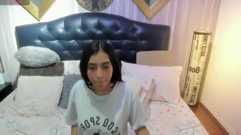 Snapshot of shirley_sweett chatting on October 2025 10:22:01 PM Shirley online show from October 2025 10:22:01 PM