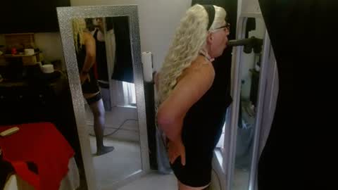 Snapshot of shirleyjo chatting on June 2026 07:16:02 PM sarah online show from June 2026 07:16:02 PM