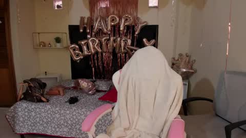  kendal  online show from February 2025 04:36:01 PM