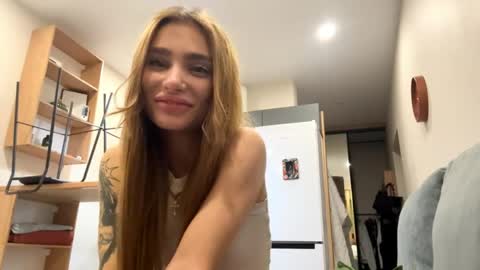 Snapshot of shondratresca chatting on May 2026 07:15:01 PM Sky online show from May 2026 07:15:01 PM