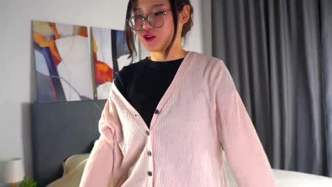 Naomi online show from April 2026 12:09:02 PM