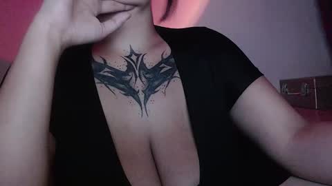 Snapshot of shopie_hank chatting on January 2025 02:12:02 AM Shopie Hank online show from January 2025 02:12:02 AM