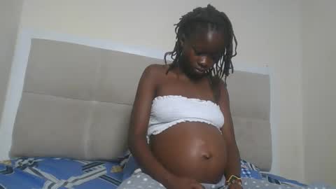 Snapshot of shortnswee254 chatting on March 2026 09:53:01 PM shortnswee254 online show from March 2026 09:53:01 PM