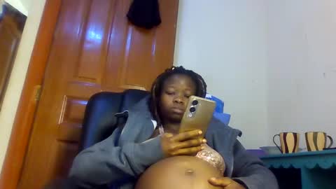 Snapshot of shortnswee254 chatting on March 2026 05:13:01 AM shortnswee254 online show from March 2026 05:13:01 AM