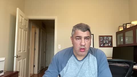 Chicago Guy online show from December 2024 08:22:02 PM