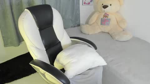 Nahomy online show from March 2025 05:24:02 AM