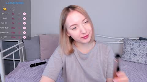 Snapshot of shy_annacutie chatting on December 2024 06:44:01 AM Anna online show from December 2024 06:44:01 AM