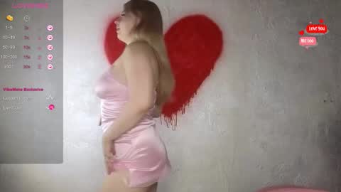 Snapshot of shy_blondiee chatting on September 2025 09:27:01 PM Molly online show from September 2025 09:27:01 PM