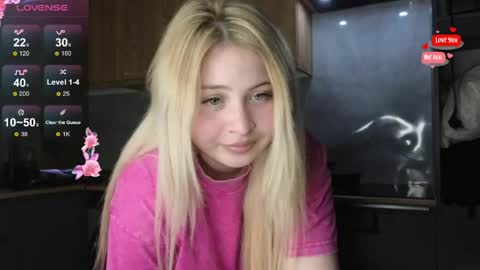 Snapshot of shy_blondiee chatting on April 2026 07:36:02 PM Molly online show from April 2026 07:36:02 PM