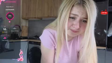 Snapshot of shy_blondiee chatting on April 2026 01:25:02 PM Molly online show from April 2026 01:25:02 PM