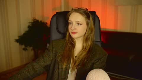 Snapshot of shy_eva chatting on February 2025 03:08:02 PM miss sexopathic online show from February 2025 03:08:02 PM