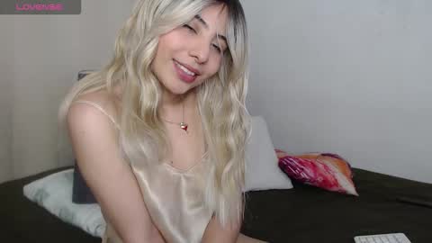 Kloe online show from November 2025 12:54:01 AM