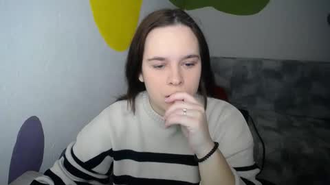 shy_lil online show from December 2025 01:31:01 PM