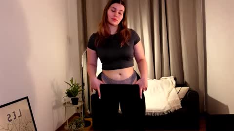 Snapshot of shy_nerd_babyy chatting on January 2025 11:35:01 AM shy_nerd_babyy online show from January 2025 11:35:01 AM