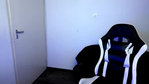 Snapshot of shy_nerd_babyy chatting on March 2026 08:26:33 AM shy_nerd_babyy online show from March 2026 08:26:33 AM