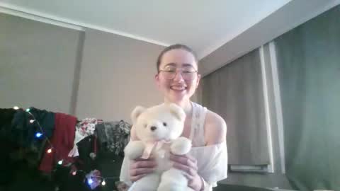 Shy Night Bat online show from March 2026 12:43:02 AM