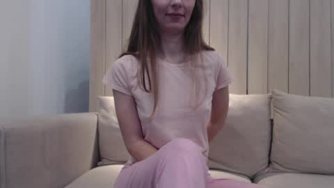 shy_schoolgirl_ online show from March 2025 04:24:02 PM