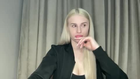 Snapshot of shyfox02 chatting on April 2026 05:43:02 PM Shy Fox online show from April 2026 05:43:02 PM