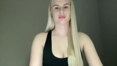 Snapshot of shyfox02 chatting on April 2026 03:53:01 PM Shy Fox online show from April 2026 03:53:01 PM