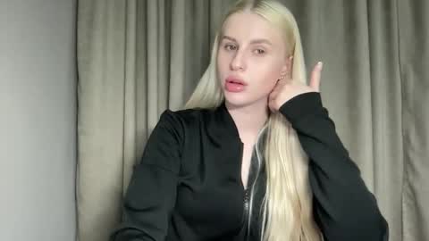 Snapshot of shyfox02 chatting on April 2026 06:35:01 PM Shy Fox online show from April 2026 06:35:01 PM