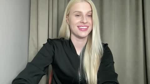 Snapshot of shyfox02 chatting on April 2026 07:32:01 PM Shy Fox online show from April 2026 07:32:01 PM