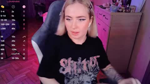 Effie online show from January 2025 10:22:01 PM