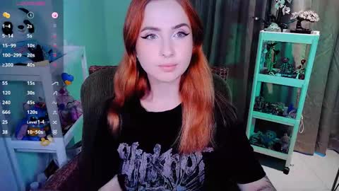 Snapshot of shyfoxxxy chatting on April 2026 05:32:01 AM Effie online show from April 2026 05:32:01 AM