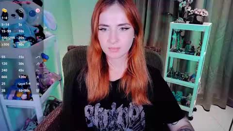 Snapshot of shyfoxxxy chatting on April 2026 05:30:01 PM Effie online show from April 2026 05:30:01 PM