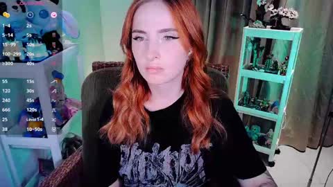 Snapshot of shyfoxxxy chatting on May 2026 02:44:02 PM Effie online show from May 2026 02:44:02 PM