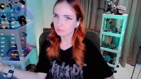 Snapshot of shyfoxxxy chatting on May 2026 06:53:01 AM Effie online show from May 2026 06:53:01 AM