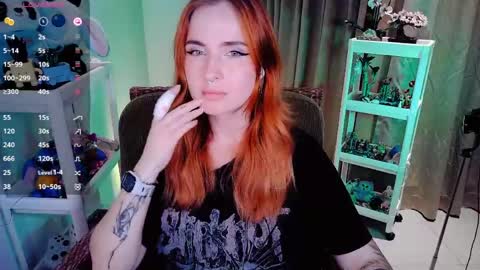 Snapshot of shyfoxxxy chatting on May 2026 05:52:01 PM Effie online show from May 2026 05:52:01 PM