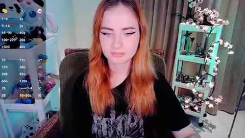 Snapshot of shyfoxxxy chatting on May 2026 05:04:02 AM Effie online show from May 2026 05:04:02 AM