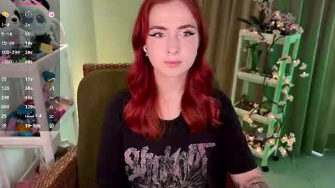 Snapshot of shyfoxxxy chatting on June 2026 06:44:01 AM Effie online show from June 2026 06:44:01 AM