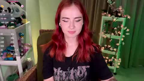 Snapshot of shyfoxxxy chatting on June 2026 12:55:02 PM Effie online show from June 2026 12:55:02 PM