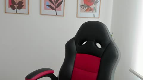 Snapshot of shylittlebunny chatting on December 2024 02:36:02 PM shylittlebunny online show from December 2024 02:36:02 PM