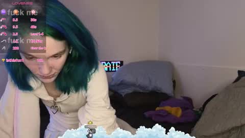 Snapshot of shyohiogirl chatting on March 2026 04:33:02 PM Hippie online show from March 2026 04:33:02 PM