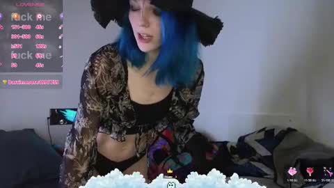 Snapshot of shyohiogirl chatting on March 2026 09:19:02 PM Hippie online show from March 2026 09:19:02 PM