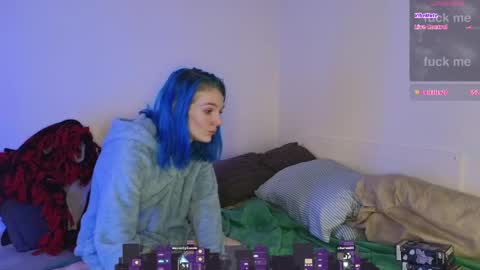 Snapshot of shyohiogirl chatting on April 2026 04:45:02 PM Hippie online show from April 2026 04:45:02 PM