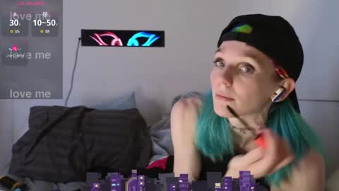Snapshot of shyohiogirl chatting on June 2026 10:36:02 PM Hippie online show from June 2026 10:36:02 PM
