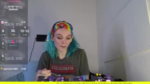Snapshot of shyohiogirl chatting on June 2026 12:20:01 PM Hippie online show from June 2026 12:20:01 PM