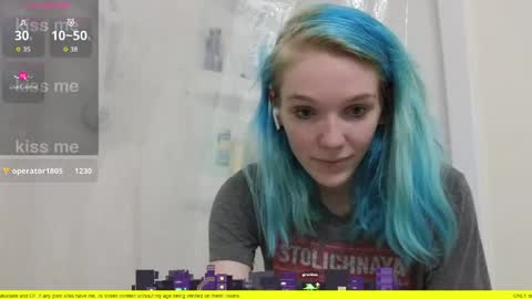Snapshot of shyohiogirl chatting on June 2026 02:06:02 PM Hippie online show from June 2026 02:06:02 PM