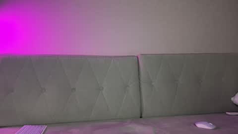 Amelia online show from March 2026 07:10:01 PM